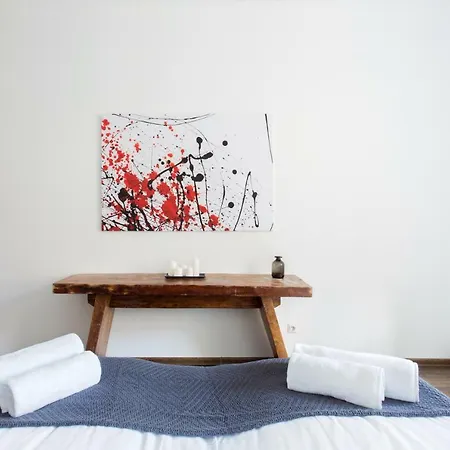 New Quiet Cozy Center VNO